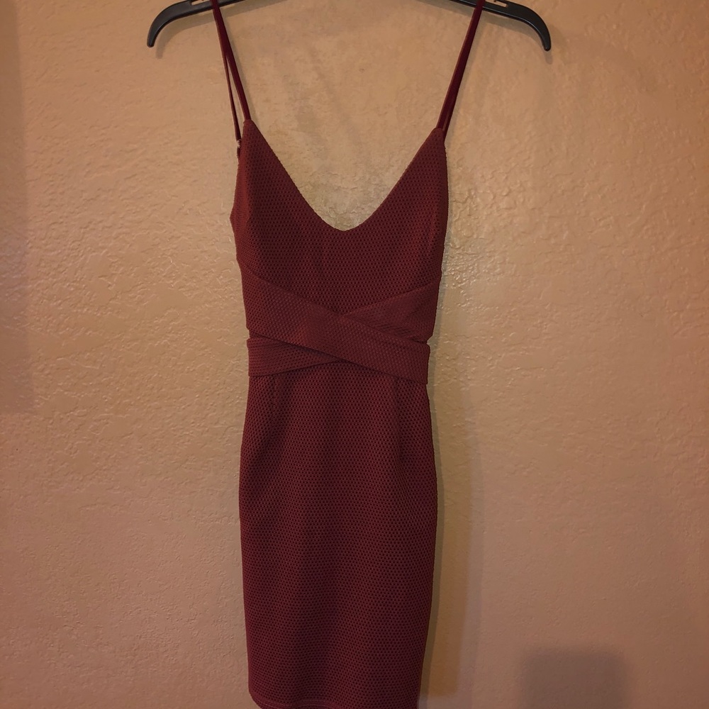 SOLD: Brand new maroon bodycon dress!